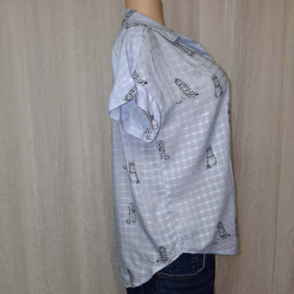JANE+DELANCEY size S Sky Blue Button Down Shirt with Cat Design 100% Rayon - Picture 9 of 16